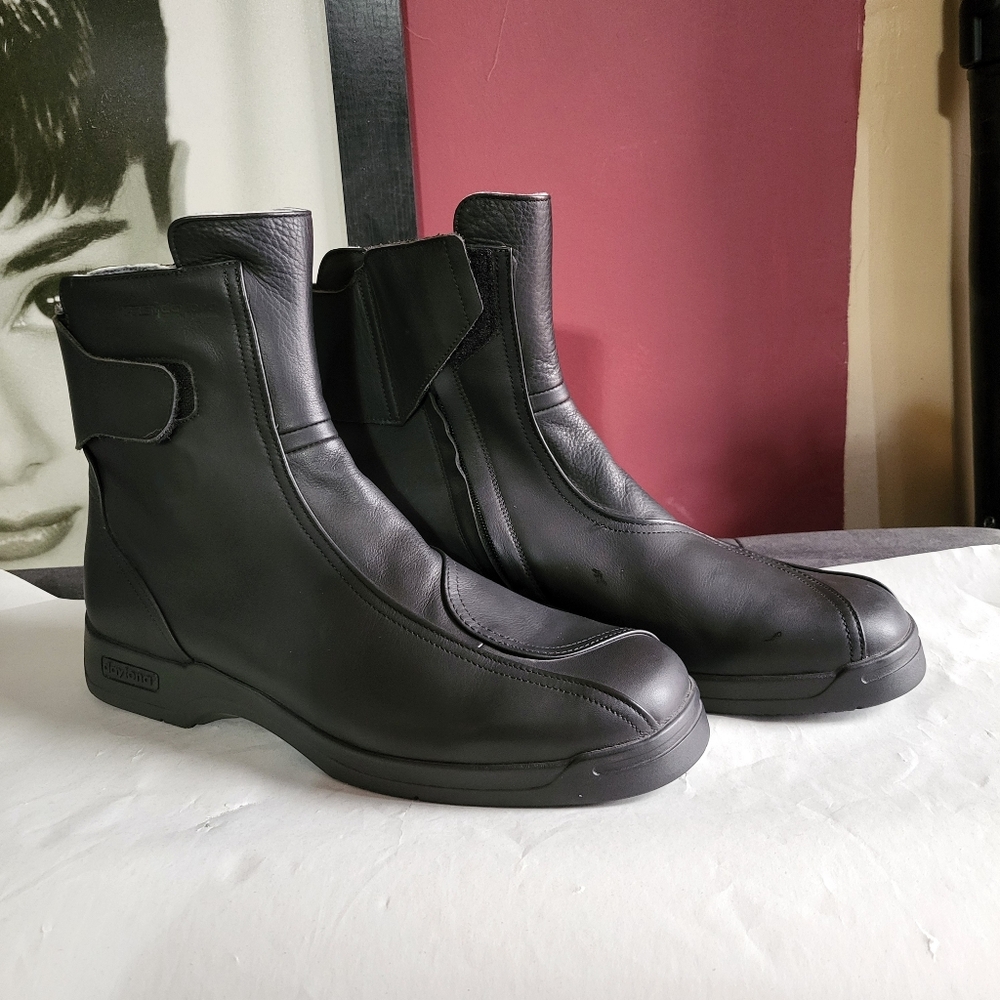 NWOT MENS DAYTONA RAINBOW GTX MOTORCYCLE BOOTS SZ 46